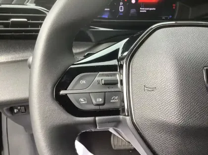 Photo 22 Peugeot 308 Hybrid 145 e-DCS6 Allure