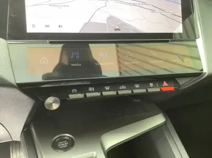 Photo 15 Peugeot 308 Hybrid 145 e-DCS6 Allure