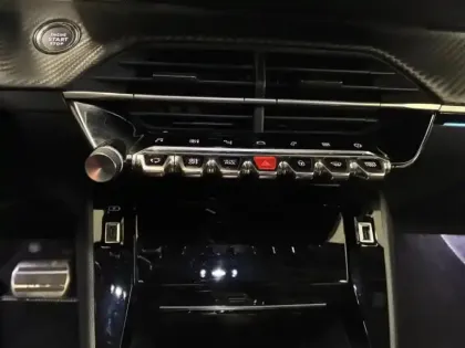 Photo 14 Peugeot 2008  1.2 PureTech 130ch S&S GT EAT8