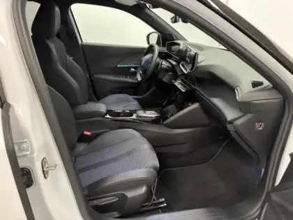 Photo 6 Peugeot 2008  1.2 PureTech 130ch S&S GT EAT8