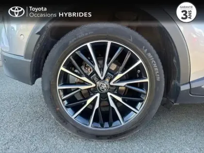 Photo 7 Toyota C-HR  122h Distinctive 2WD E-CVT