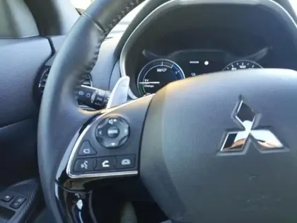 Photo 11 Mitsubishi Eclipse  Cross 2.4 MIVEC PHEV 188ch Instyle 4WD