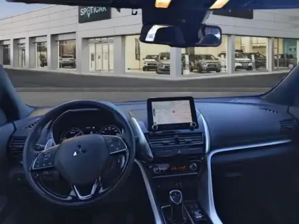 Photo 7 Mitsubishi Eclipse  Cross 2.4 MIVEC PHEV 188ch Instyle 4WD