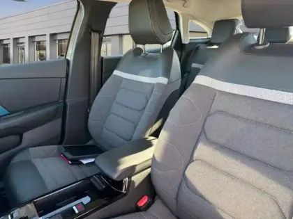 Photo 8 Citroën C4  Moteur électrique 136ch (100 kW) Shine Automatique