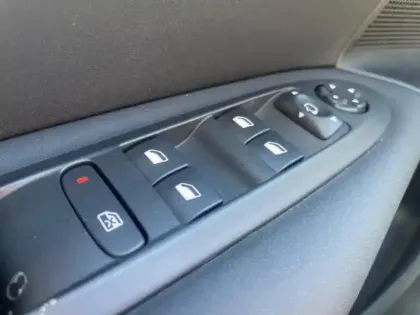 Photo 11 Citroën C4  BlueHDi 100ch Millenium