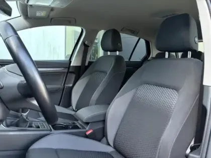 Photo 9 Volkswagen Golf  1.0 TSI OPF 110ch Active