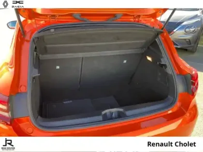 Photo 6 Renault Clio  1.6 E-Tech hybride 140ch RS Line -21N