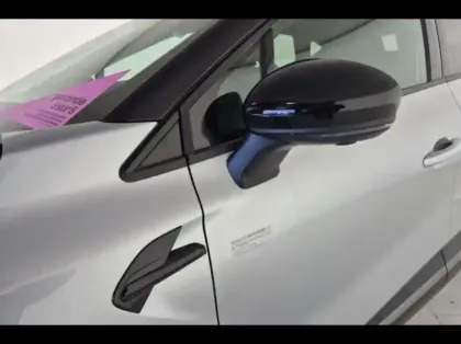 Photo 11 Renault Captur  1.6 E-Tech hybride 145ch Engineered