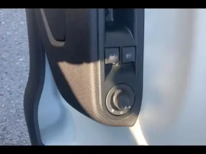 Photo 12 Renault Twingo Gén. III (C07) Ph2 NG Equilibre 5