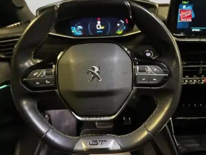 Photo 11 Peugeot 2008  e- 136ch GT