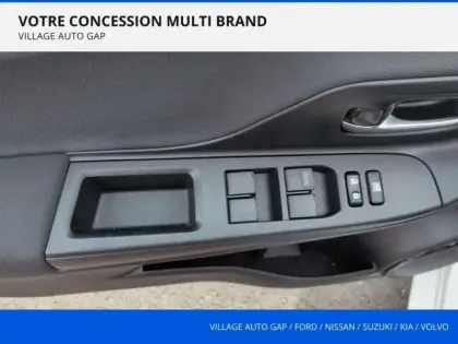 Photo 11 Toyota Yaris  100h Dynamic 5p RC19