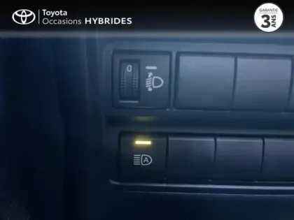 Photo 13 Toyota Yaris  116h Design 5p