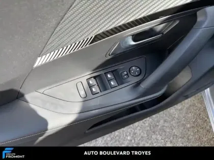 Photo 13 Peugeot 2008  1.2 PureTech 130ch S&S Allure EAT8