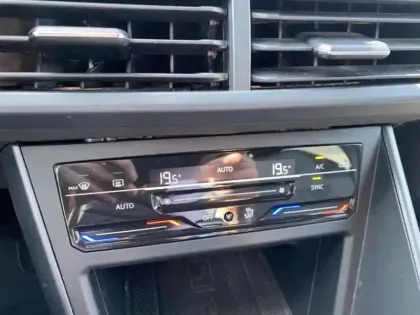 Photo 12 Volkswagen Taigo Gén. I Ph1 R-Line 5