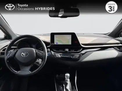 Photo 7 Toyota C-HR  122h Distinctive 2WD E-CVT MY22