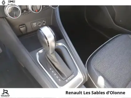 Photo 5 Renault Captur  1.6 E-Tech hybride 145ch Intens -21