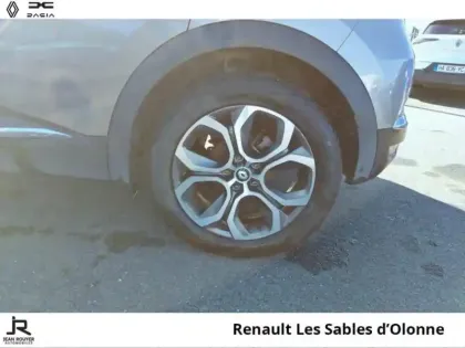 Photo 7 Renault Captur  1.6 E-Tech hybride 145ch Intens -21