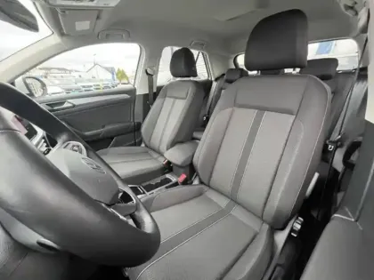 Photo 8 Volkswagen T-roc  1.5 TSI EVO 150ch Life Plus DSG7