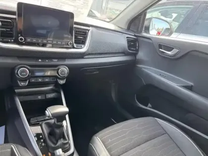 Photo 14 Kia Stonic  1.0 T-GDi 120ch MHEV GT Line DCT7