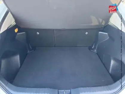 Photo 13 Toyota Yaris Gén. I Ph1 NG Dynamic 5