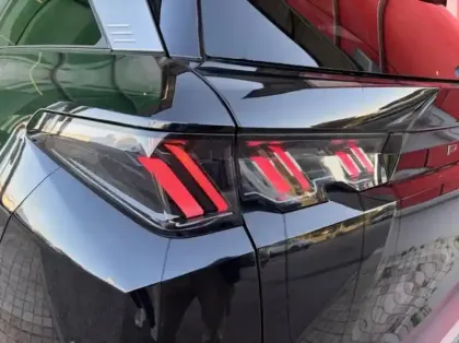 Photo 6 Peugeot 5008  Hybrid 136ch Allure e-DCS6 7 Places