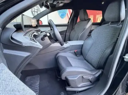 Photo 10 Peugeot 5008  Hybrid 136ch Allure e-DCS6 7 Places