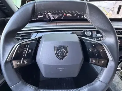 Photo 14 Peugeot 5008  Hybrid 136ch Allure e-DCS6 7 Places