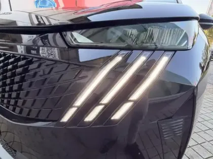 Photo 7 Peugeot 5008  Hybrid 136ch Allure e-DCS6 7 Places