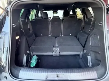 Photo 9 Peugeot 5008  Hybrid 136ch Allure e-DCS6 7 Places