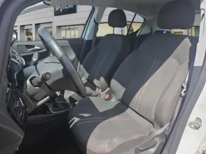 Photo 10 Opel Corsa Gén. V Ph1 NG Design Edition 5