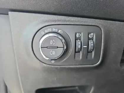 Photo 13 Opel Corsa Gén. V Ph1 NG Design Edition 5