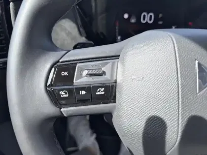 Photo 14 DS DS 4  BlueHDi 130ch Etoile Automatique