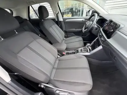 Photo 9 Volkswagen T-roc  1.5 TSI Evo2 150ch VW Edition DSG7