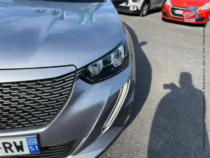 Photo 12 Peugeot 2008  e- 136ch Style