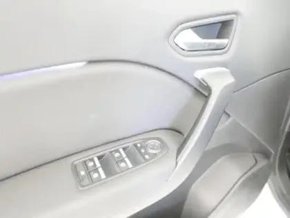 Photo 8 Renault Captur  1.6 E-Tech hybride 145ch Techno