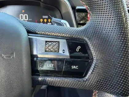 Photo 14 DS DS 7  Crossback BlueHDi 180ch Performance Line + Automatique