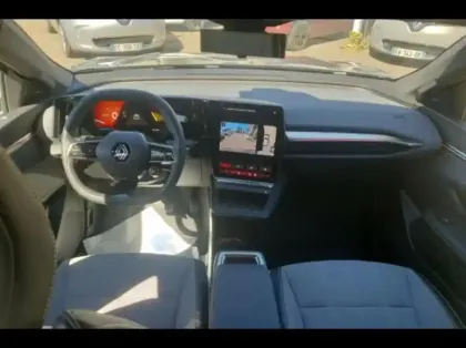 Photo 8 Renault Scenic  E-Tech Electric 220ch Techno grande autonomie -25