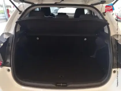 Photo 13 Toyota Yaris  116h Design 5p MC24