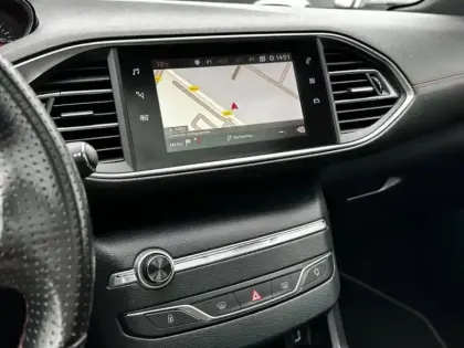 Photo 11 Peugeot 308  SW 1.2 PureTech 130ch E6.c S&S GT Line EAT8