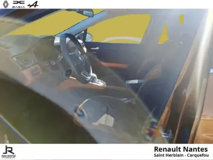 Photo 12 Renault Captur  1.6 E-Tech Plug-in 160ch Intens