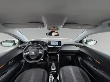 Photo 12 Peugeot 208  e- 136ch Roadtrip