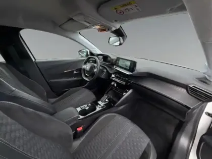 Photo 14 Peugeot 208  e- 136ch Roadtrip