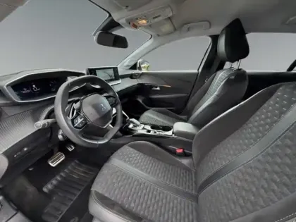 Photo 8 Peugeot 208  e- 136ch Roadtrip