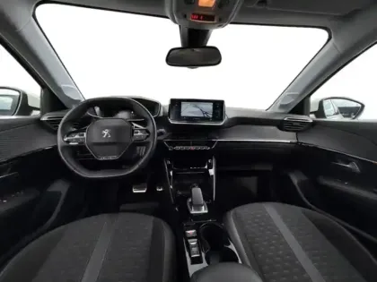 Photo 13 Peugeot 208  e- 136ch Roadtrip