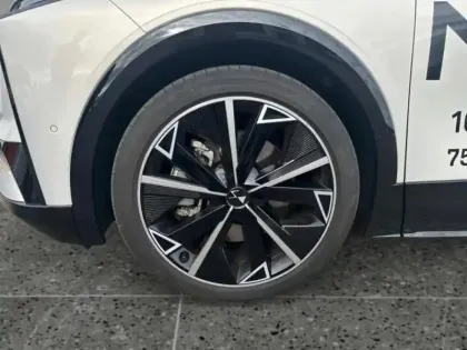 Photo 13 DS DS 8 N°8 Electrique 245ch Long Range Etoile