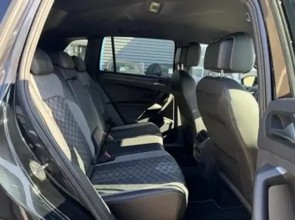 Photo 12 Volkswagen Tiguan  2.0 TDI 150ch R-Line DSG7