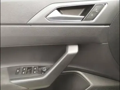 Photo 9 Volkswagen Taigo  1.0 TSI 110ch R-Line DSG7