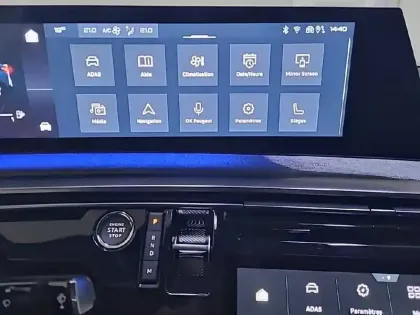 Photo 24 Peugeot 3008  Hybrid 136 e-DCS6