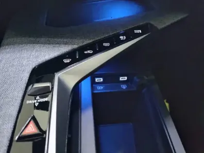 Photo 27 Peugeot 3008  Hybrid 136 e-DCS6