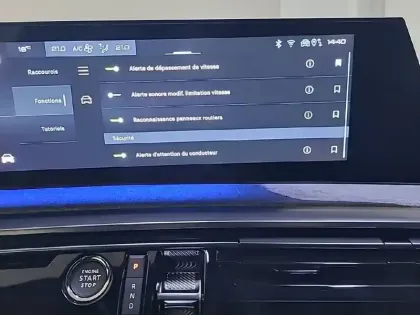 Photo 23 Peugeot 3008  Hybrid 136 e-DCS6